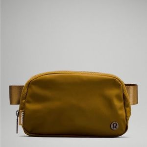 Lululemon Everywhere Belt Bag